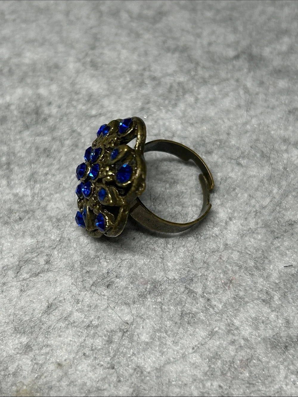 Vintage-Inspired Blue Crystal Flower Ring